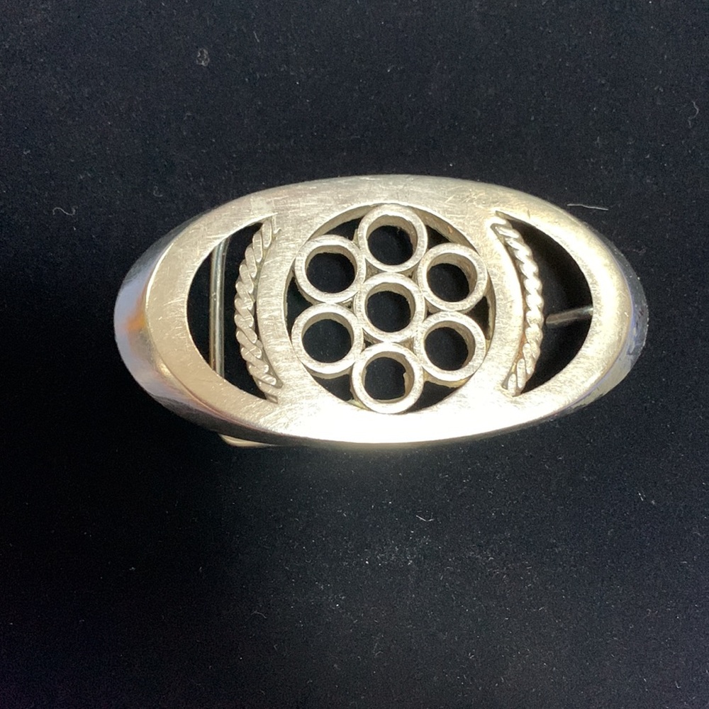 Vintage brushed nickel handcrafted 6 shooter belt buckle 4x2”, smooth edges - Picture 3 of 6